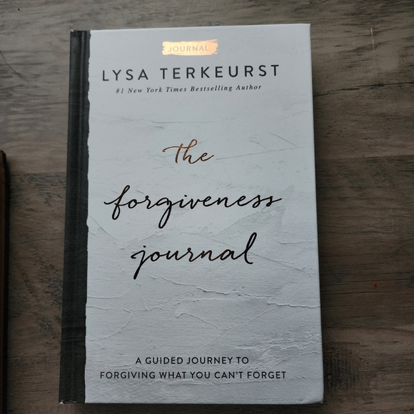 Forgiving What You Can't Forget & The Forgiveness Journal Book bundle - Picture 2 of 4